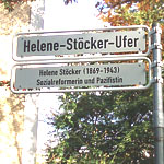 Straßenschild Helene-Stöcker-Ufer